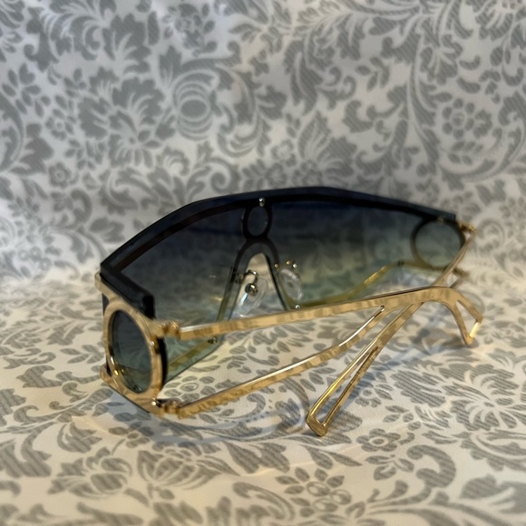 Sunglasses - Picture 1 of 2